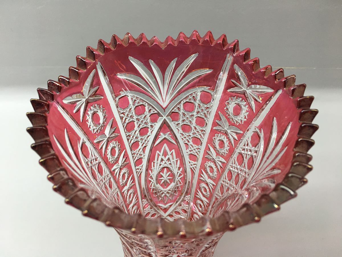 SU■ クリスタルガラス 花瓶 赤 レッド ガラス製 カットガラス 高さ21.8cm 花器 花入 フラワーベース インテリア オブジェ 中古品_画像5