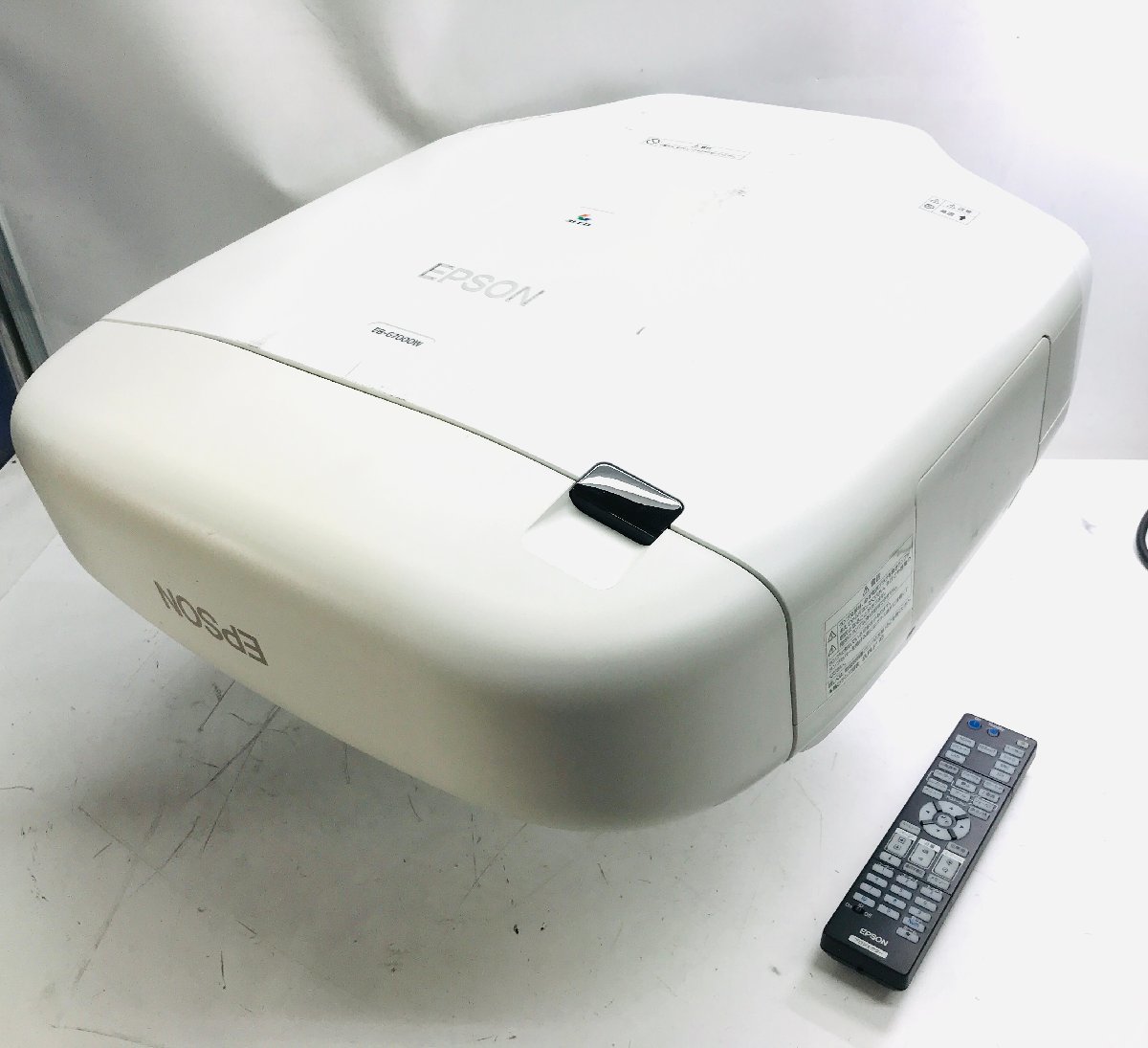 中古動作品　EPSON/エプソン 6500lm ビジネスプロジェクター■EB-G7000W （使用時間　1519H）レンズ ELPLM08付き　 動作品_画像2