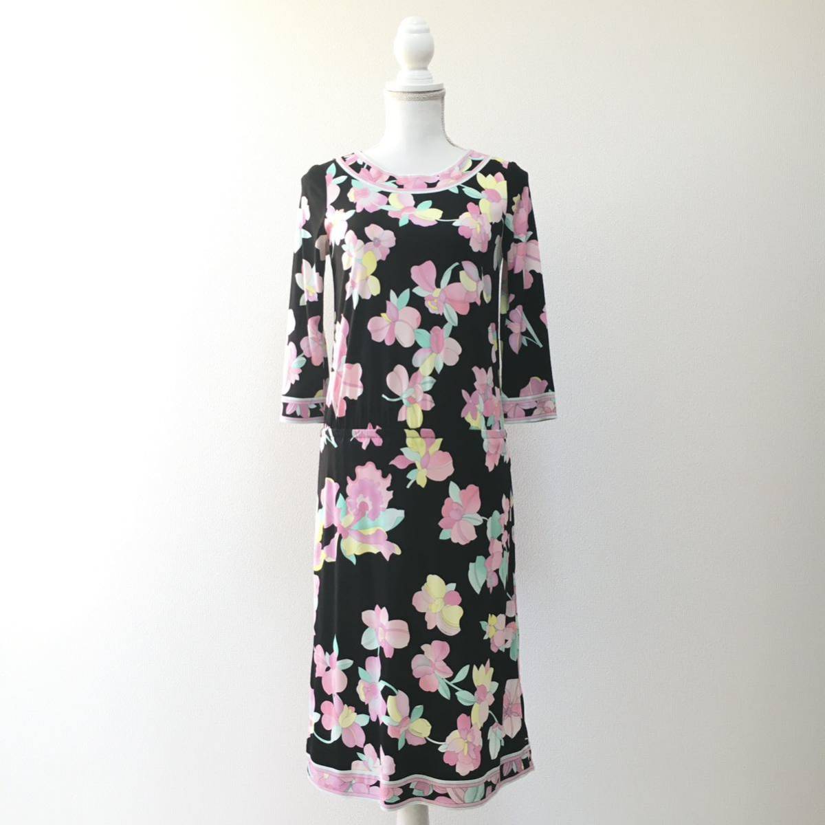 美品 LEONARD レオナール 近年 カンカン 花柄 ドレス ワンピース 美品 LEONARD レオナール 近年 カンカン 花柄 ドレス ワンピース