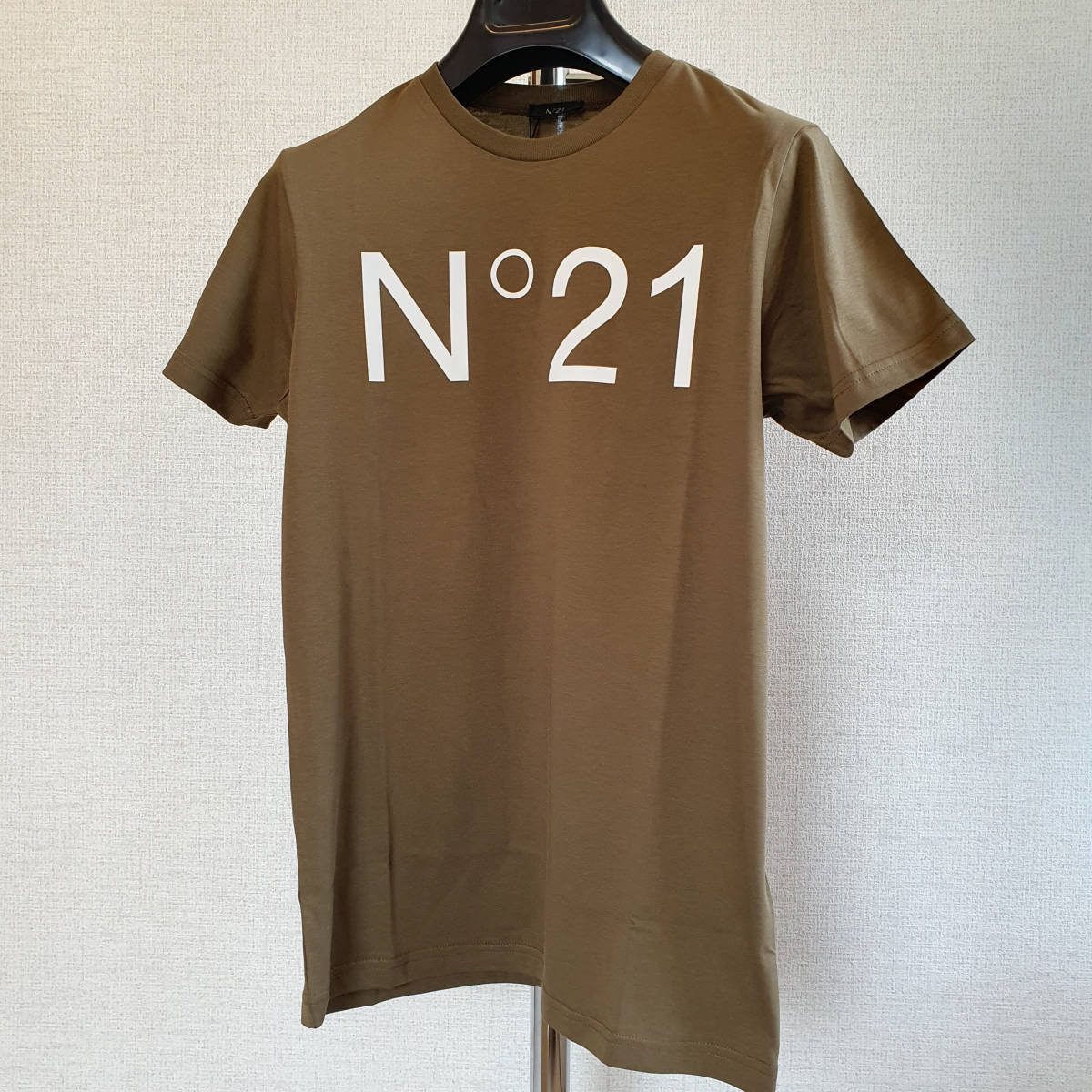 【新品・未使用】N°21 numero ventuno KIDS ロゴTシャツ カーキ 14Y N21173N0153