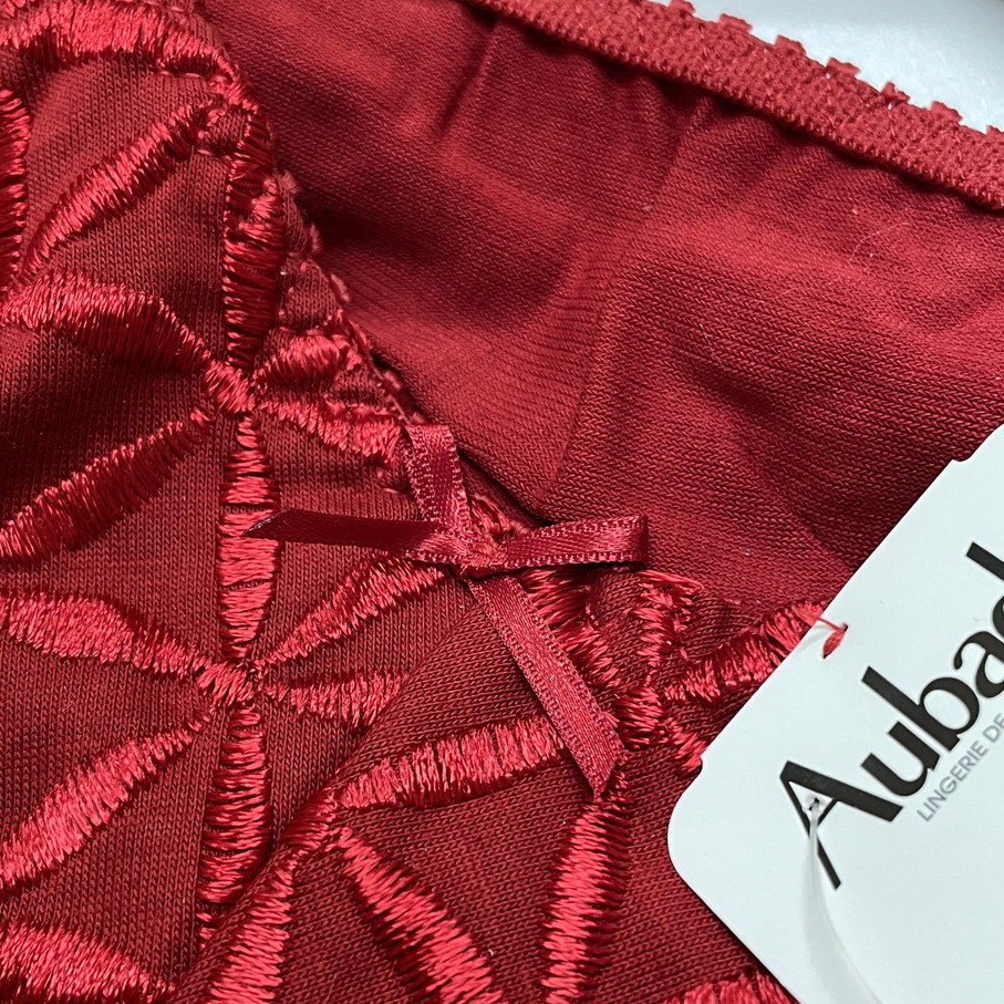 未使用品 Aubade IMPERIAL RED レッド ブラジリアンショーツ タグ レディース フランス フェミニン 上品 大人可愛い刺繍下着 赤 オーバドゥ_画像5
