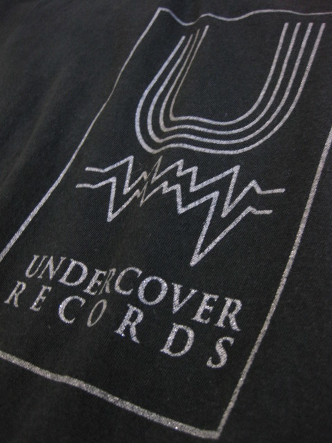 UNDERCOVER undercover * супер редкий *2006SS T период *UNDERCOVER RECORDS футболка чёрный 2*JONIO*jonio* высота ..