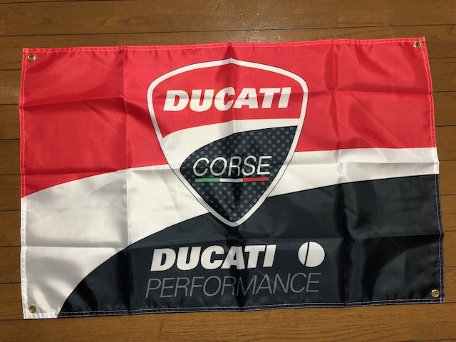 送料無料！お部屋・ガレージ・走行会に！DUCATIドゥカティロゴ　タペストリー 通常サイズ　ムルティストラーダ　スーパーレッジェーラ 　_画像1