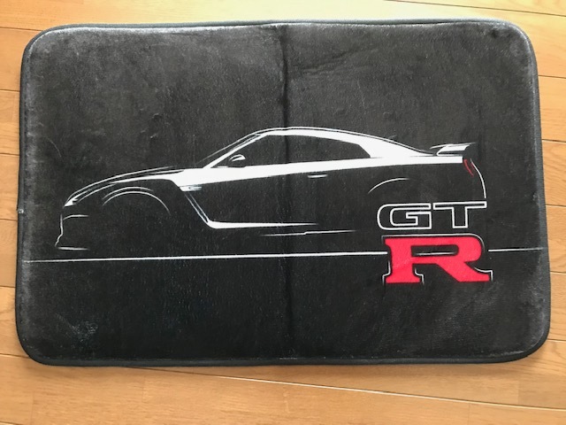 誰も持ってない？R35　GTRシルエットロゴ　部屋マット・デスク下マット・玄関マット送料安！_画像1