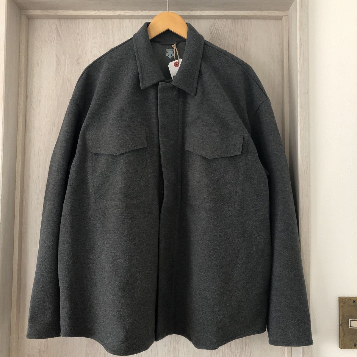 (k) DESCENTE デサント PAUSE MOLE CPO SHIRT JACKET シャツジャケット グレー 灰 メンズ サイズL _画像1