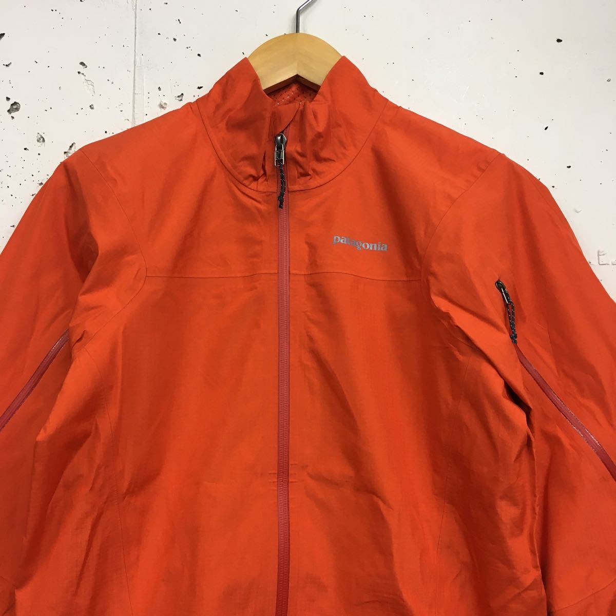 美品 patagonia パタゴニア M's Light Flyer GORE-TEX トレイルランニング 自転車 サイズXS FA12 オレンジ ジャケット ナイロン_画像4