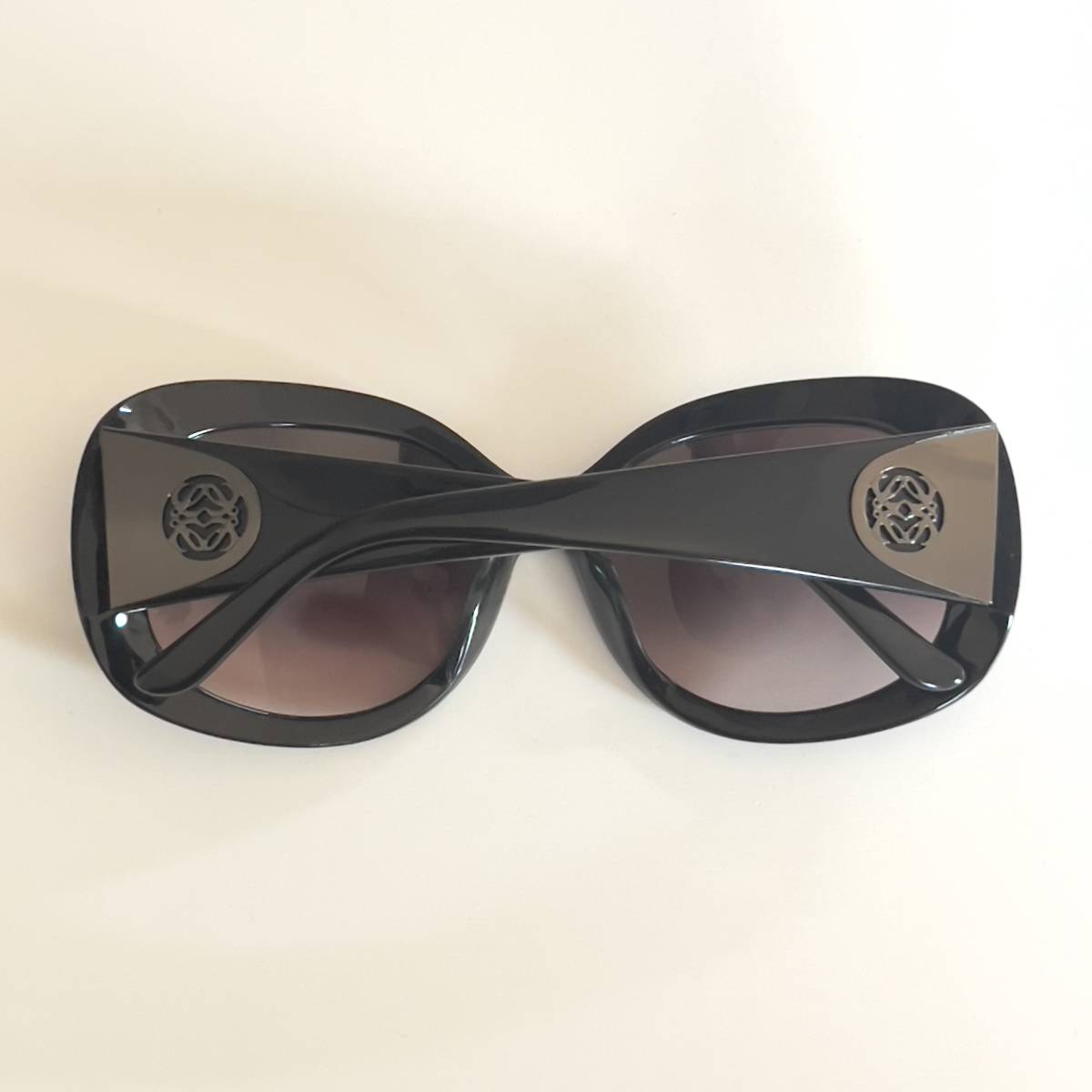 *LOEWE Loewe солнцезащитные очки дыра грамм Logo Temple 57*17 135 SLW665G женский женский 