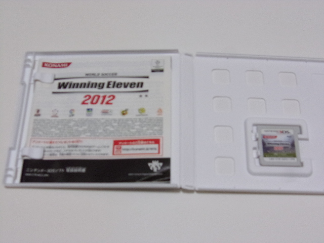 ☆中古☆３ＤＳソフト☆ワールドサッカー　ウイニングイレブン２０１２☆_説明書に折れがあります。