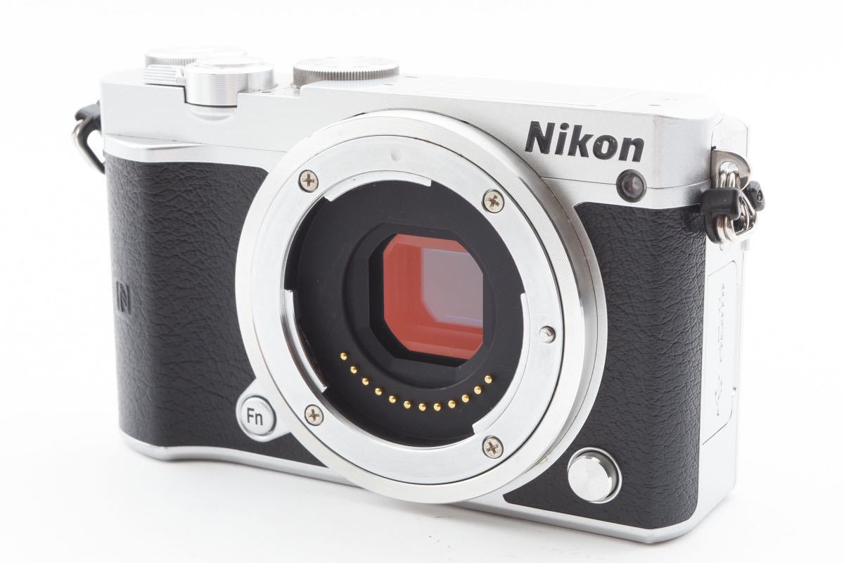 1円～＊Nikon1 J5 ボディ シルバー ミラーレス一眼レフカメラ 付属品多数_画像2