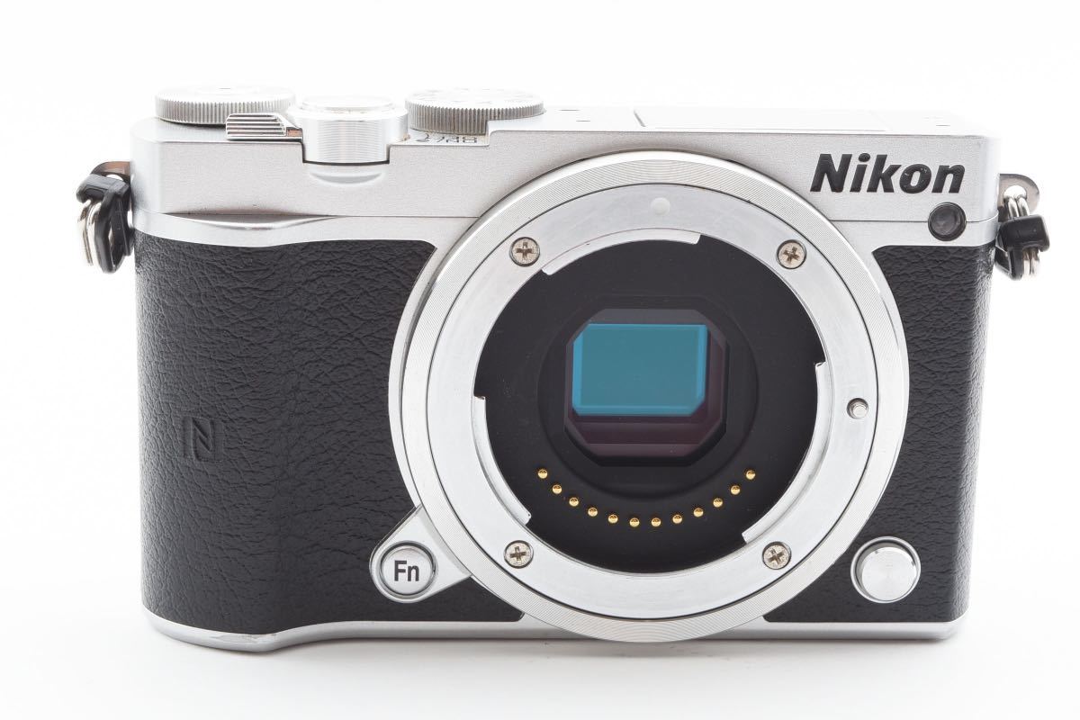 1円～＊Nikon1 J5 ボディ シルバー ミラーレス一眼レフカメラ 付属品多数_画像3