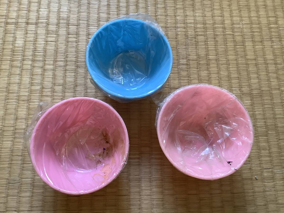 食器　子ども茶碗　３ヶ　プラスチック製　鉄腕アトム・ウルトラマンシリーズ・トムソーヤの冒険　昭和30〜40年代　デッドストック_画像4