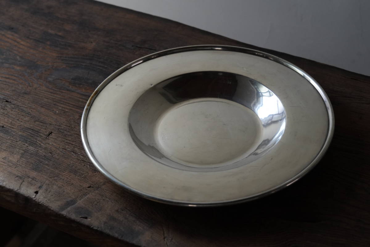 【開店記念セール！】 / 丸盆 プレート 大皿 古いシルバープレートのワイドリム皿 イギリス 古道具 アンティーク / その他
