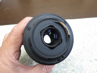 Canon EF 55－200mm F4.5-5.6ⅡUSM、310ｇと軽量コンパクトなフルサイズ対応レンズ、カビや曇りは見られず動作正常です。の画像8