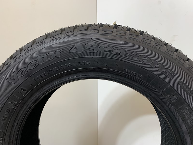 保管袋付 １セットのみ【送料無料】未使用オールシーズン４本セット 165/70R14 81S(SGY187)GOODYEAR Vector 4Seasons 165/70/14 20年～_画像5