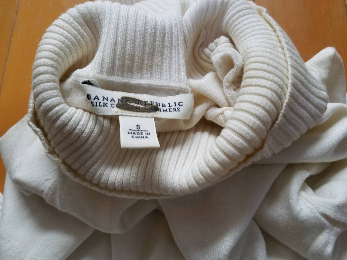 BANANA REPUBLIC バナリパ　オフホワイト　シルク混薄手タートルネックセーター_画像4