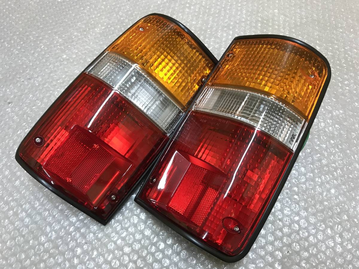 ☆新品☆ トヨタ 80 100 ハイラックス トラック 純正 テールランプ 左右 テール レンズ YN81 YN85 YN80 YN86 LN100 YN100 YN107 LN106 LN80の画像4