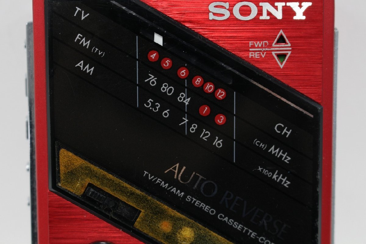 SONY WM-F202 レコーディングウォークマン 赤 ソニー WALKMAN パーツ外れあり 現状品 12-G050/1/60P_画像9