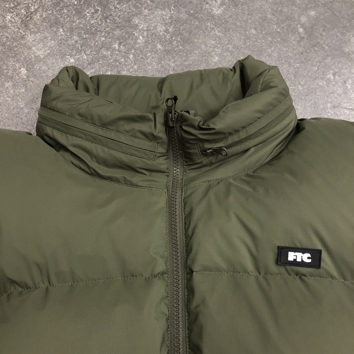 ▲ FTC エフティーシー PERTEX DOWN JACKET パーテックス ダウン ジャケット アウター カーキ 緑 サイズL FTC022AWJ18 104_画像4