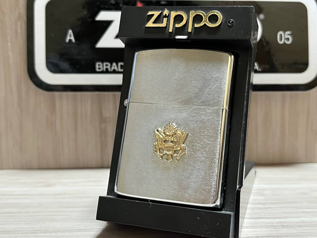 大量出品中!!【希少】レア 未使用 1980年製 Zippo 'American Army' 80's 80年代 ヴィンテージ アメリカ軍 紋章 メタル 喫煙具 ジッポー_画像1