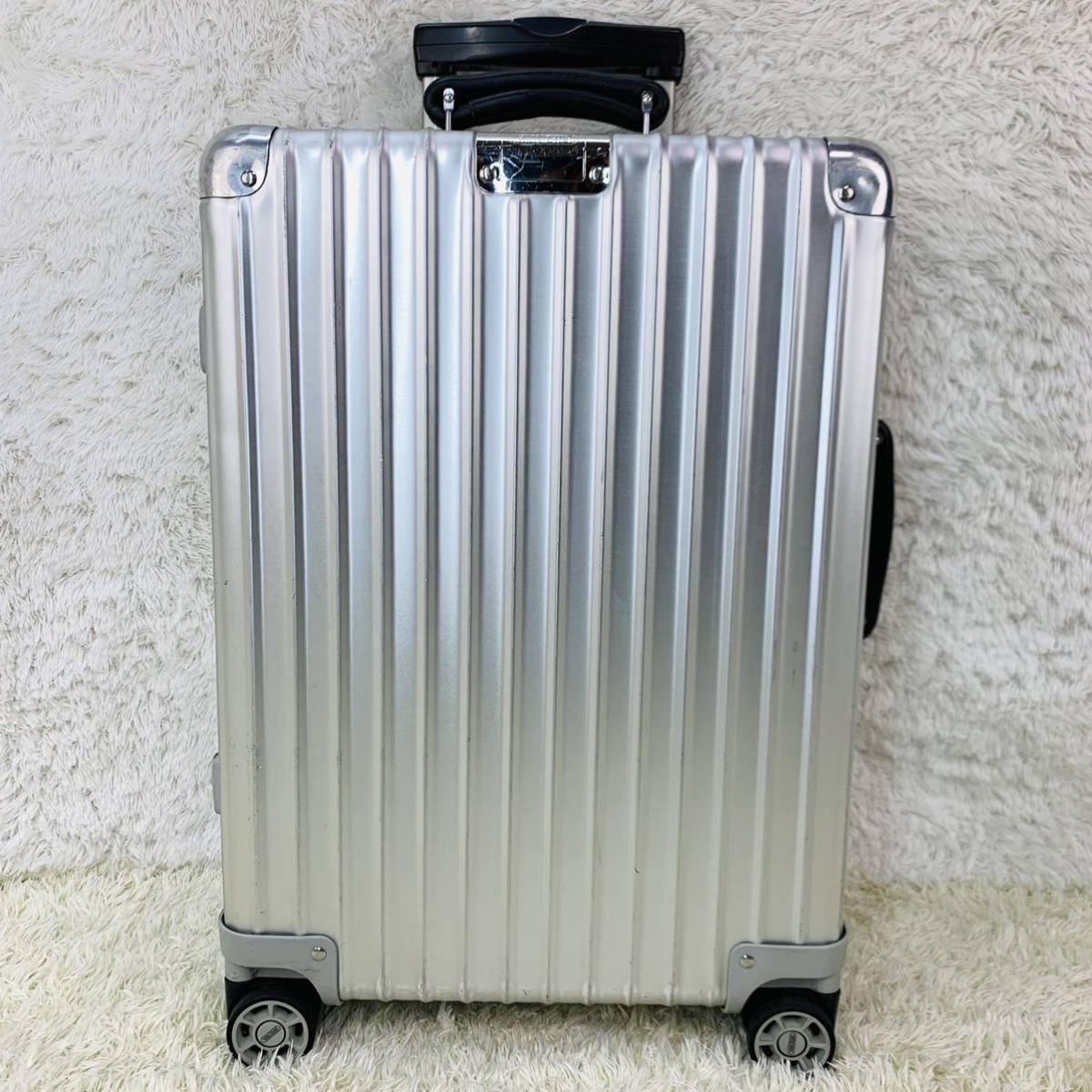 付属品多数【美品】RIMOWA リモワ CLASSIC FLIGHTクラシック 付属品多数【美品】RIMOWA リモワ CLASSIC FLIGHTクラシック