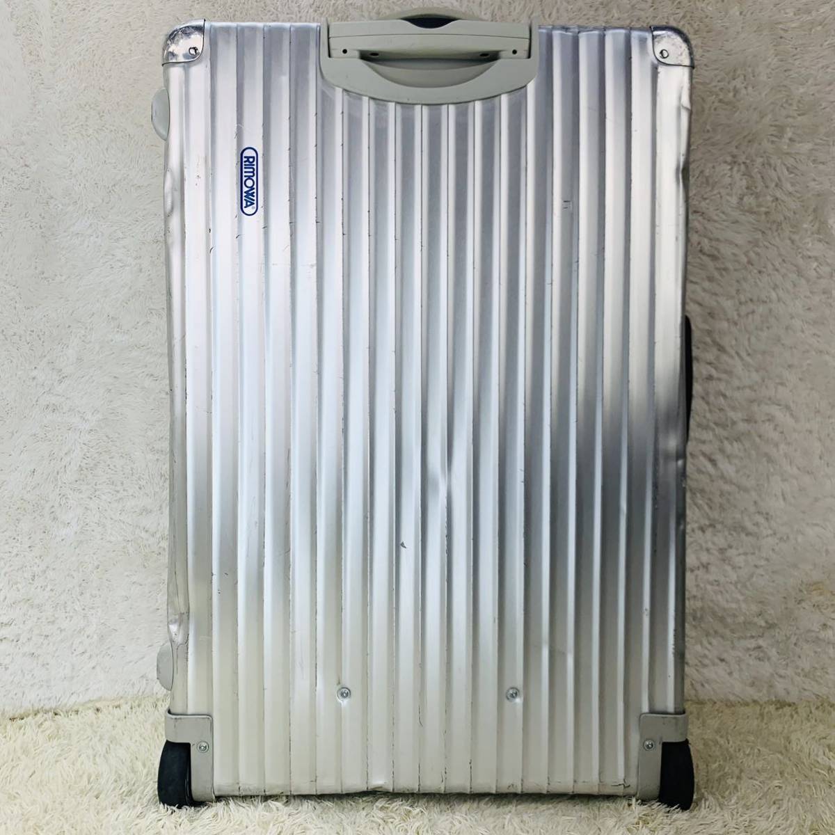 廃盤 青ロゴ【美品】RIMOWA リモワ CLASSIC FLIGHT クラシックフライト 82L 2輪 シルバー 銀 アルミニウム 大容量 飛行機柄 キャリーケース_画像4