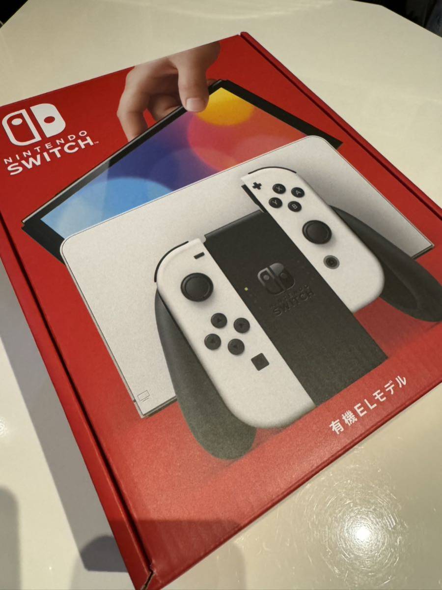 ☆極美品☆使用回数数回！☆Nintendo Switch 有機ELモデル ホワイト