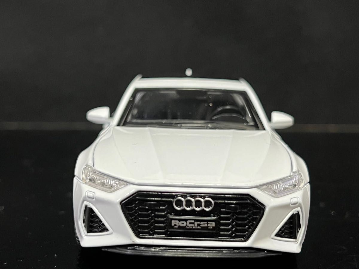 Audi RS 7 Sportback 1/32 ミニカー ホワイト H160