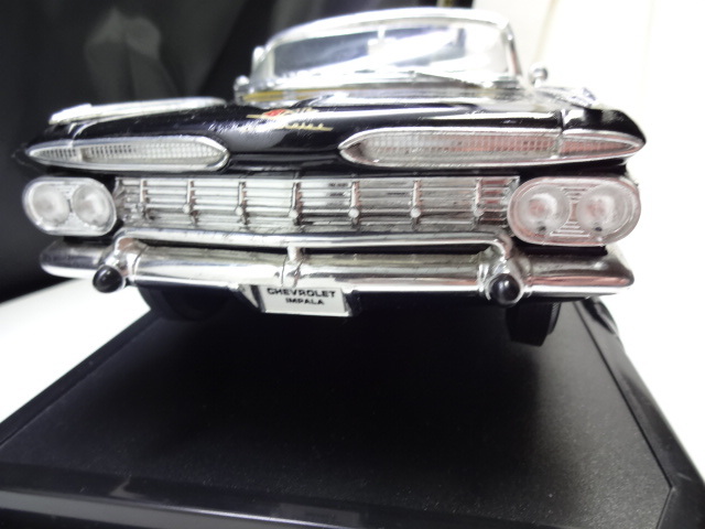 ROAD signature 1/18 1959 Chevrolet Impala die-cast minicar 