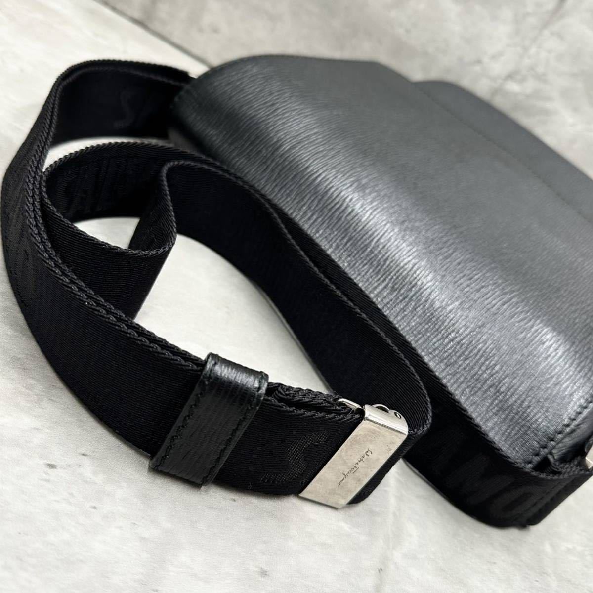 1円■美品/現行■Salvatore Ferragamo フェラガモ メンズ 型押し ショルダーバッグ メッセンジャーバッグ ボディ 斜め掛け レザー 本革 黒_画像6