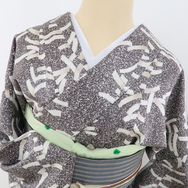 新品 着物 正絹 仕付け糸付“これから見る景色や心模様を詠む舞 新品 着物 正絹 仕付け糸付“これから見る景色や心模様を詠む舞