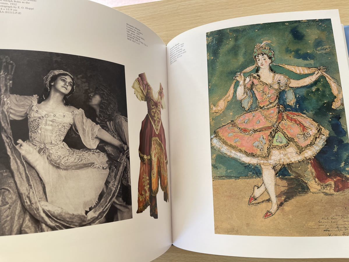 芸術、美術史 John E. Bowlt A Feast of Wonders: Sergei Diaghilev and the Ballets Russes - 芸術、美術史 芸術、美術史 John E. Bowlt A Feast of Wonders: Sergei Diaghilev and the Ballets Russes - 芸術、美術史