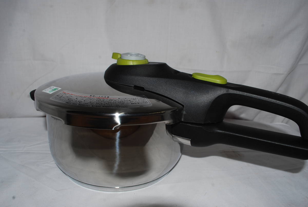 新品同様品　T-FAL　セキュア　ネオ　片手式圧力なべ　3L P2534045　IH対応　ガス火対応　圧力鍋　_画像4