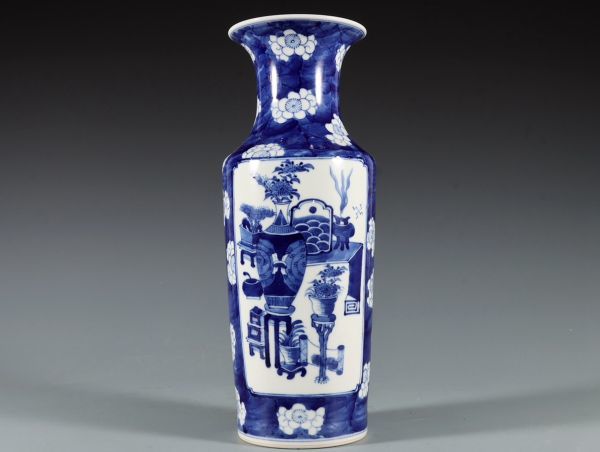 【瓏】陶磁器 青花氷梅博古紋 観音瓶 清代 康熙年製 染付 置物擺件 古賞物 中国古美術 蔵出
