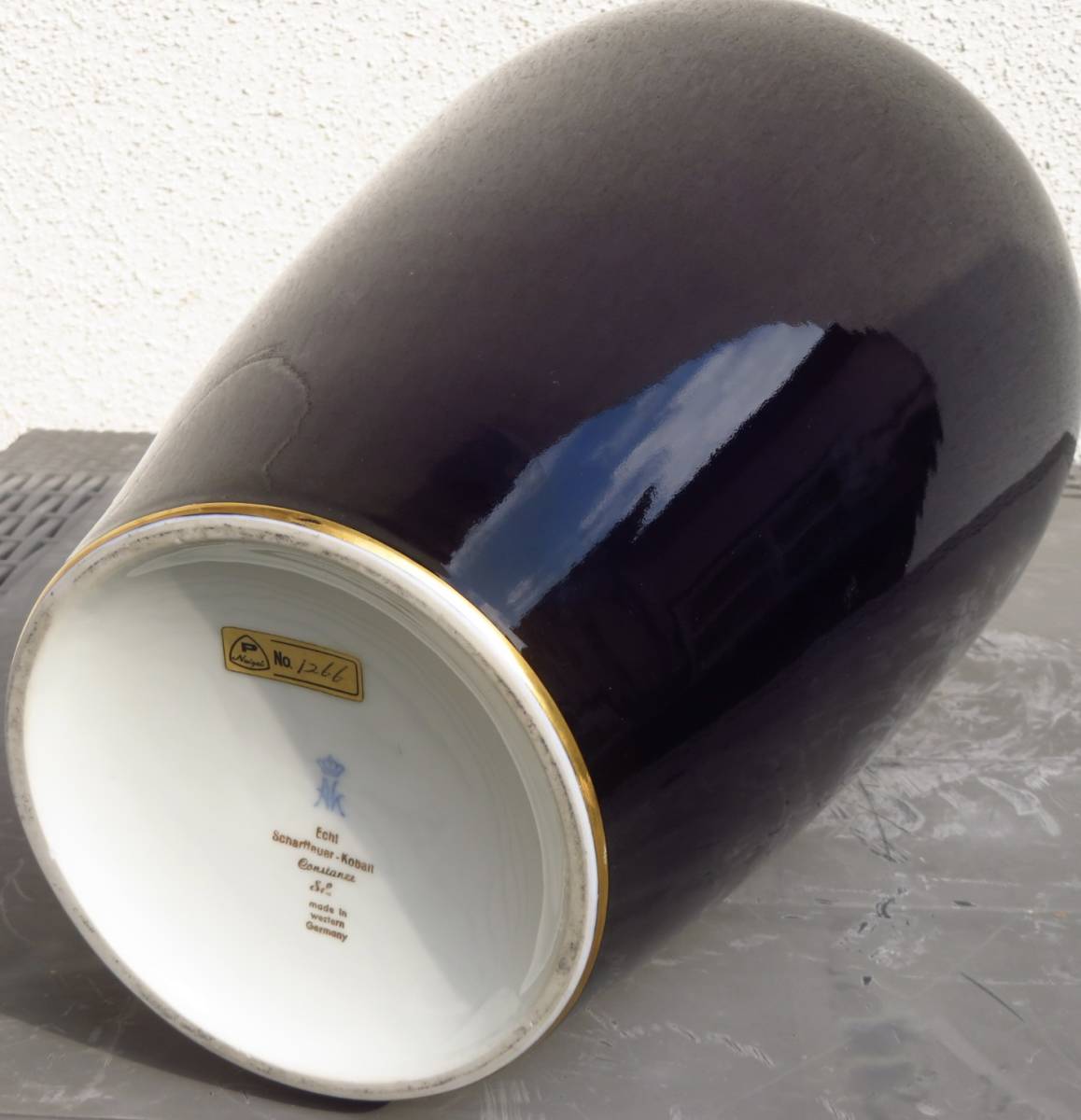 西洋アンティーク作品 瑠璃金彩花図花瓶 AK ECHT SCHARFFEUR 西洋アンティーク作品 瑠璃金彩花図花瓶 AK ECHT SCHARFFEUR