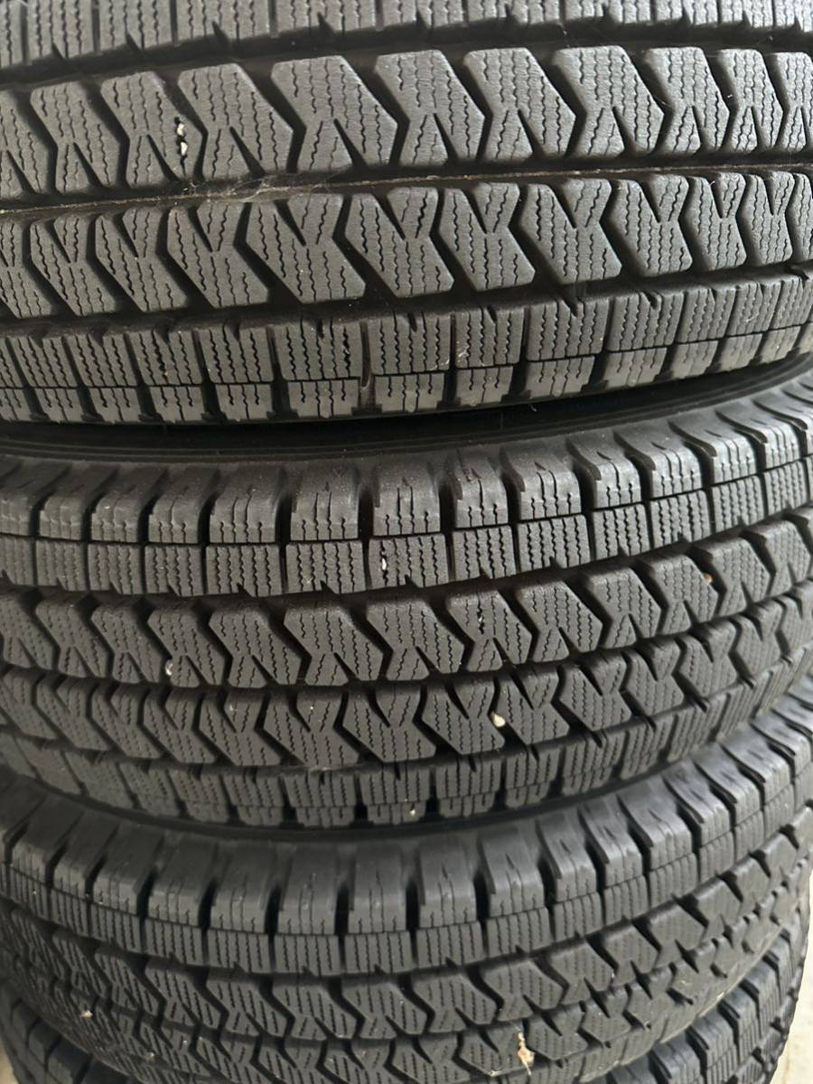 [送料無料]2022年製145/80R12 12インチ ブリヂストン ブリザックVL10 80/78N 4穴 スタッドレスタイヤ ホイール4本セット 軽バン 軽トラなど_画像4