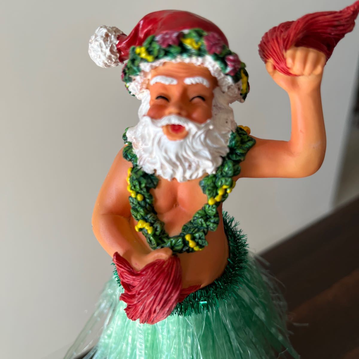 ハワイアンサンタクロースフラ人形 ダッシュボード人形クリスマスドール 置物 _画像4