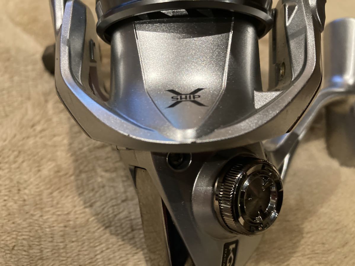 美品 箱付き 付属部品あり シマノ SHIMANO スピニングリール 15 ストラディック STRADIC 2500S 淡水のみで使用 ゴリシャリなし_画像4