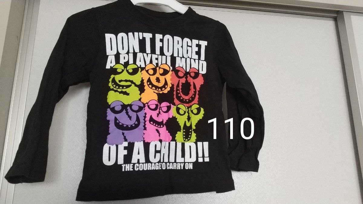 長袖Tシャツ　110 ロングTシャツ ロンT　黒　カラフル　playful mind　遊び心　メッセージ　ブラック