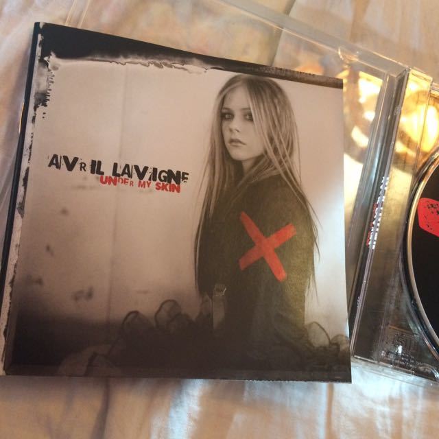 当方新品購入☆Avril Lavigne/Under My Skin～(2004)』_画像2