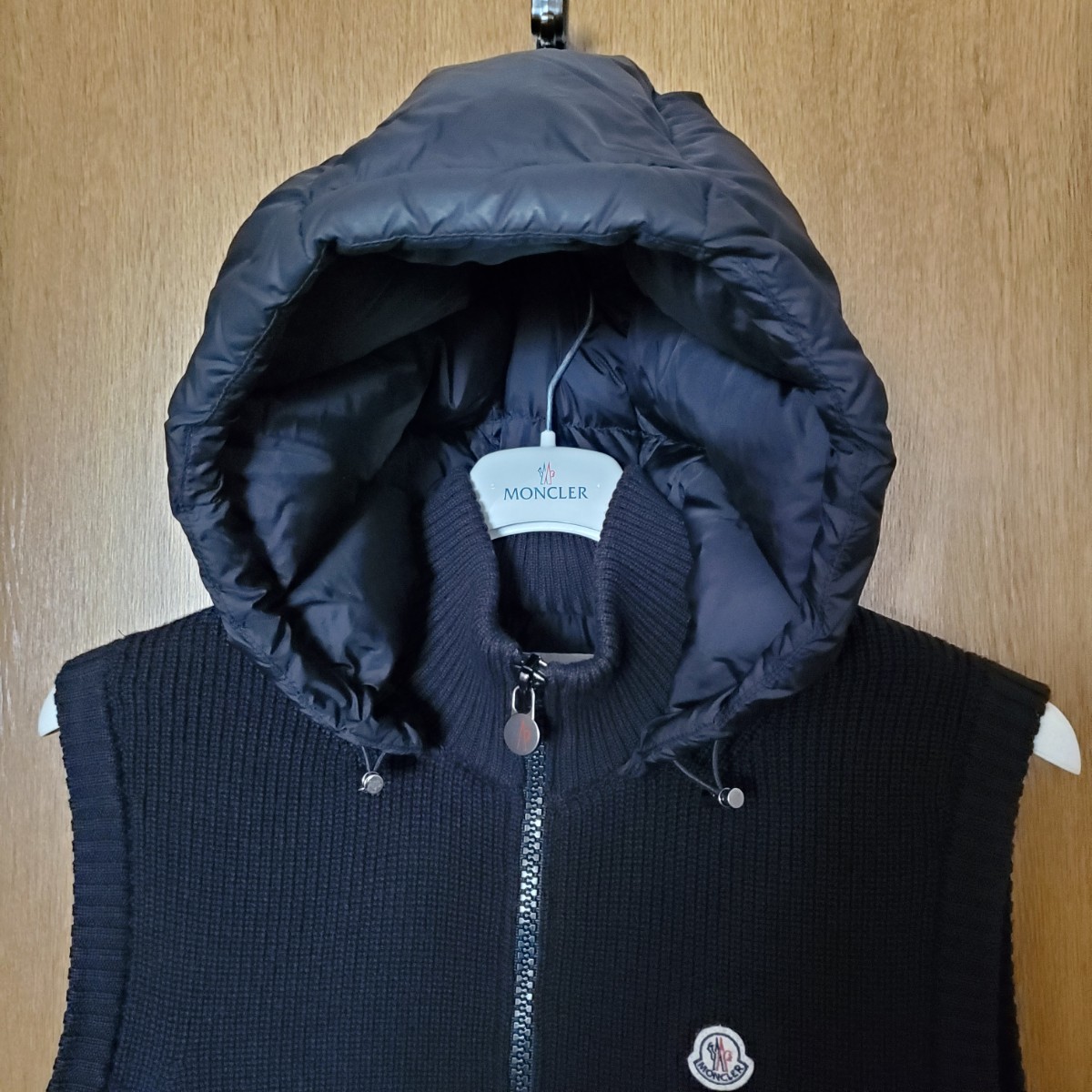 モンクレール【美品】ニット＆ダウンベスト サイズM ブラック ジャパンタグ MONCLER _画像4