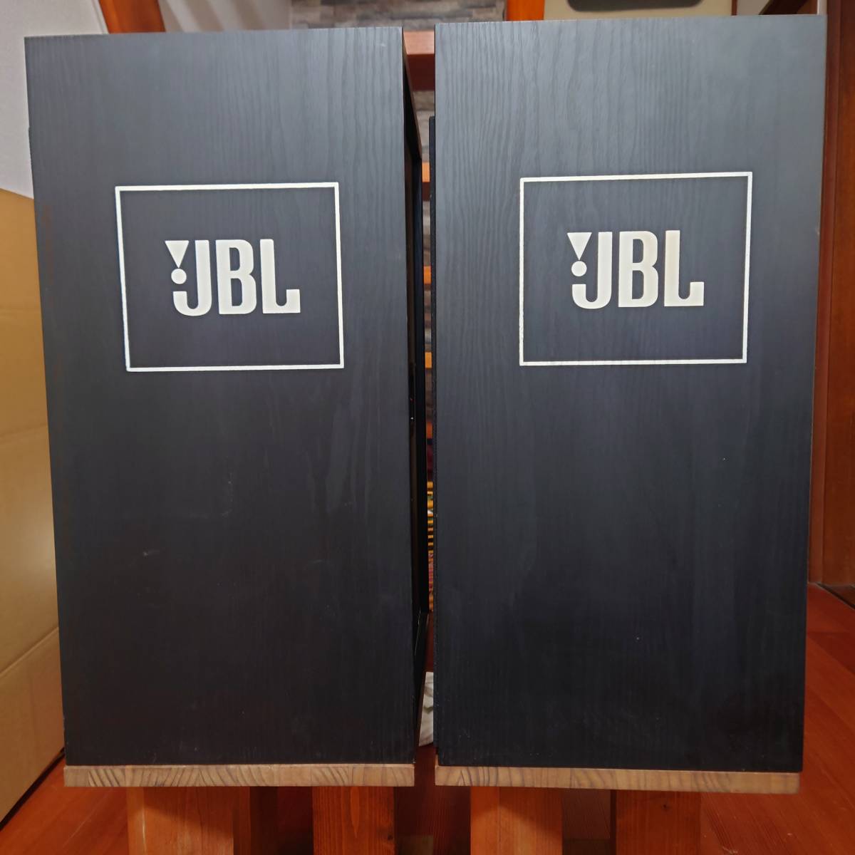 ※美品　JBL 4312EBKR 　スピーカースタンド　インシュレーター付きで出品_画像5