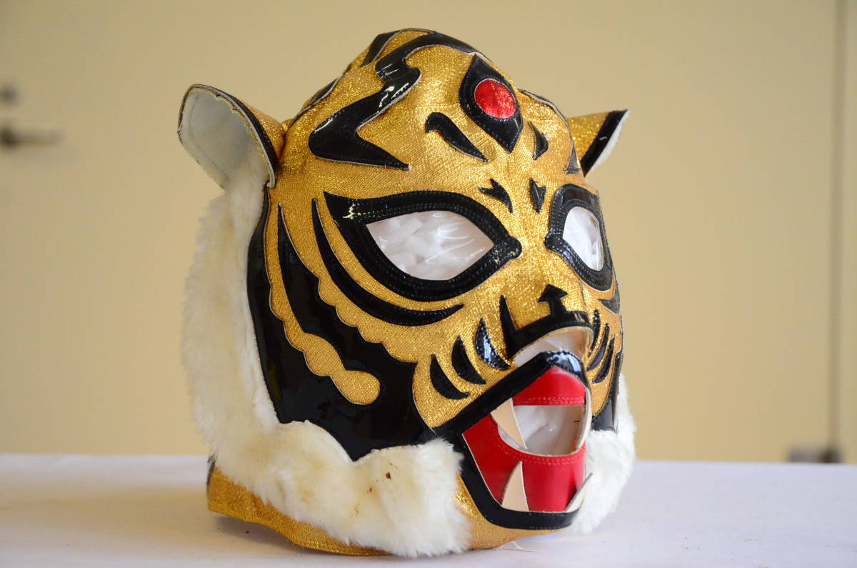  первое поколение Tiger Mask поздняя версия . имеется маска Professional Wrestling маска Lopez производства Vintage подлинная вещь 