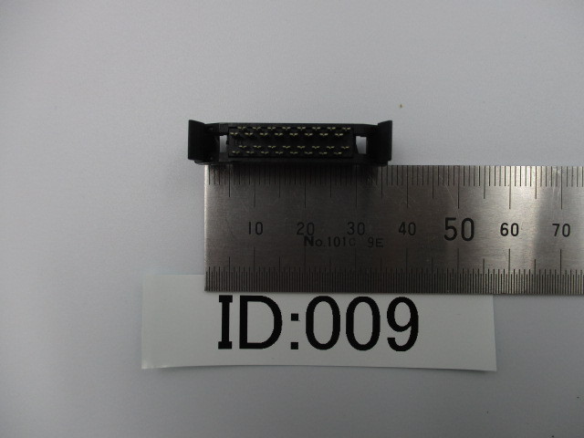 ID:009 未使用　長期保管品　FX2B-32SA-1.27R ハーフピッチ 多機能２ピースコネクタ FX2シリーズ 32pin ストレート ソケット_画像2