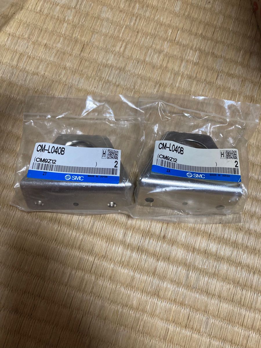 SMC CM2エアシリンダ用取付支持金具 ( CM-L040B )【2セット4個 SMC CM2エアシリンダ用取付支持金具 ( CM-L040B )【2セット4個