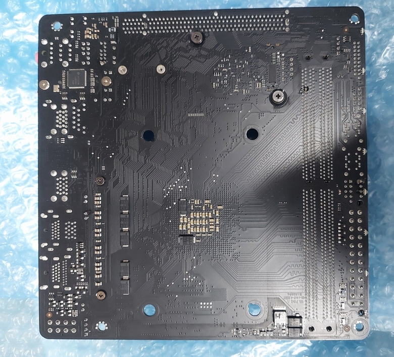 GIGABYTE B450 I AORUS PRO WIFI Mini-ITX AMD AM4_画像2