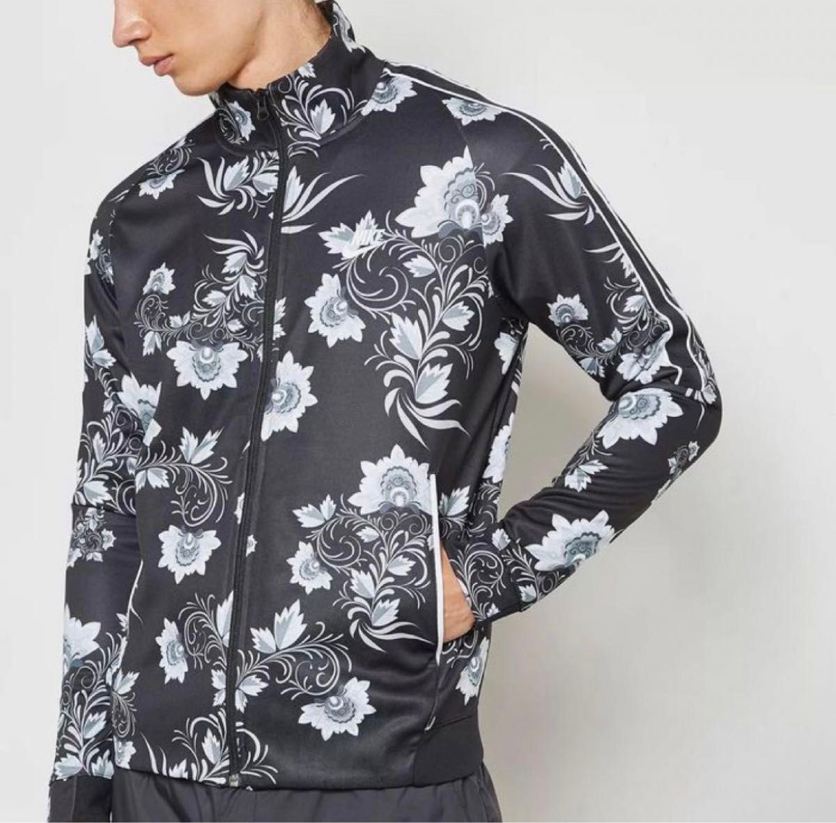 NIKE ナイキ フローラル 花柄 ジャケット ジャージ Mサイズ NIKE ナイキ フローラル 花柄 ジャケット ジャージ Mサイズ