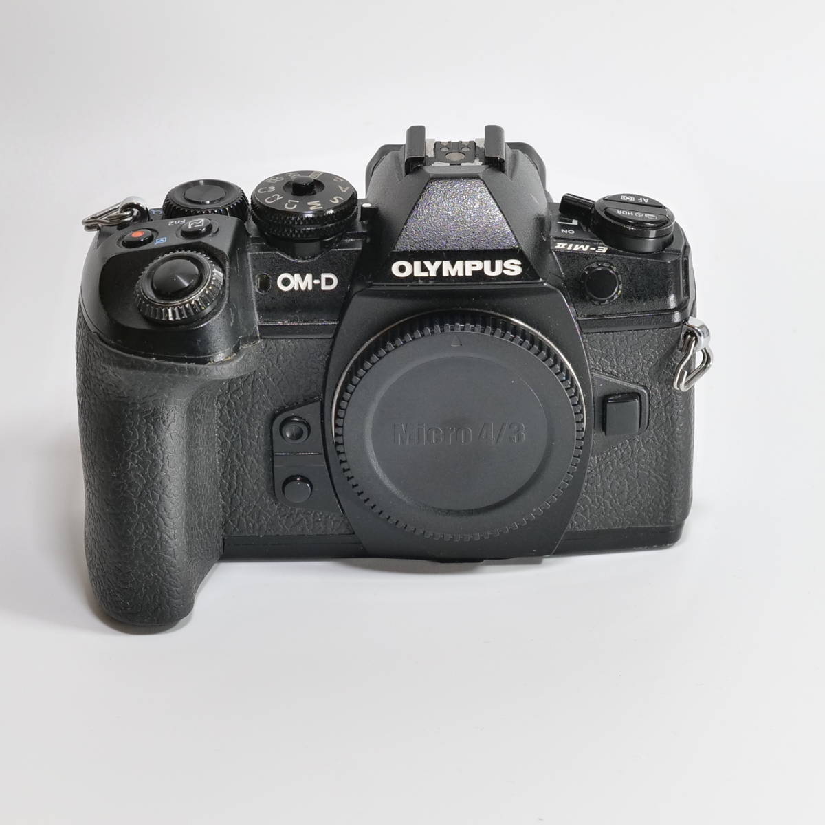 中古 実用品 OLYMPUS オリンパス O-MD E-M1 Mark II ボディ EM1 MK2 マーク2 シャッター数 約30000回_画像2