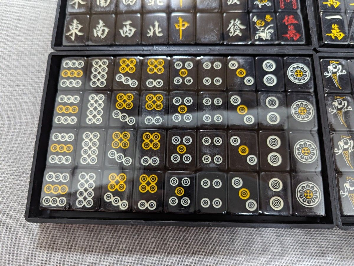 Amazon.co.jp: 手打ち麻雀牌 オールブラック 金龍(黒点棒付き Amazon.co.jp: 手打ち麻雀牌 オールブラック 金龍(黒点棒付き