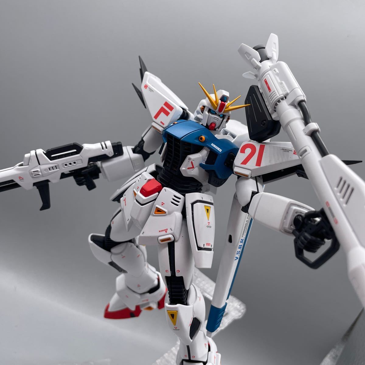 アクションベース付き 全塗装済み MG 1/100 機動戦士ガンダムF91 ガンダムF91 Ver.2.0 ガンプラ バンダイ プレバン_画像2