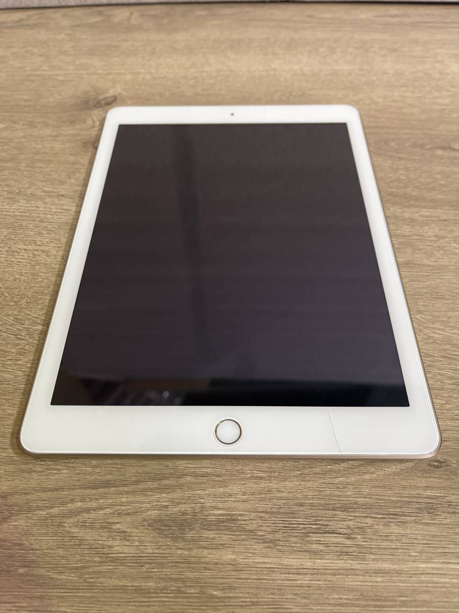 Apple iPad (第5世代) ゴールド 32GB MPGT2J/A Wi-Fiモデル 美難あり品_画像2
